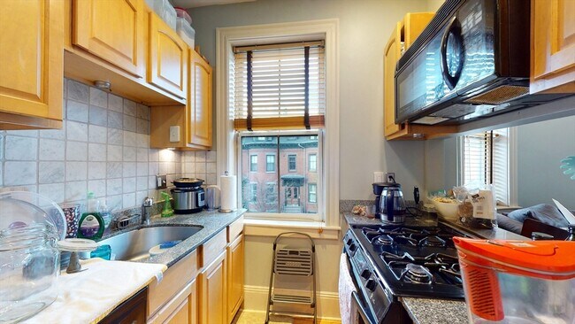 Building Photo - 97 E Brookline St