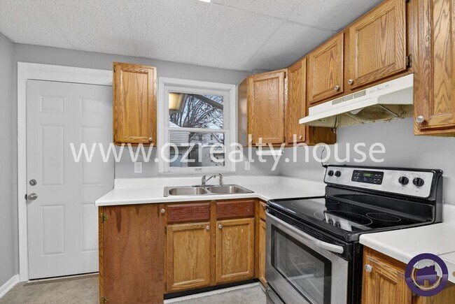 Building Photo - 450 Second St