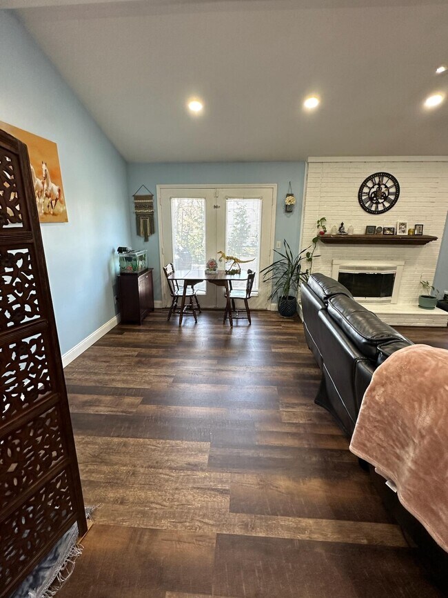 Building Photo - 5017 Saffron Dr