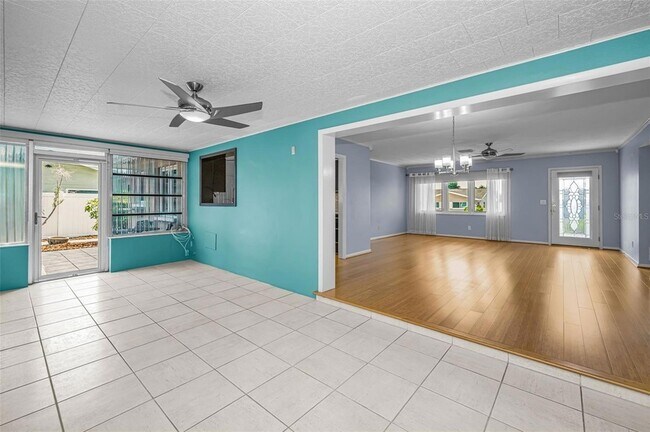 Building Photo - 1387 Hill Dr