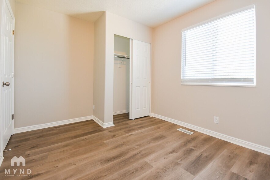 Building Photo - 5463 Ridge Hollow Way