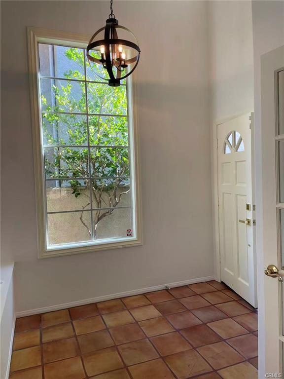 Building Photo - 15 Springbrook Rd