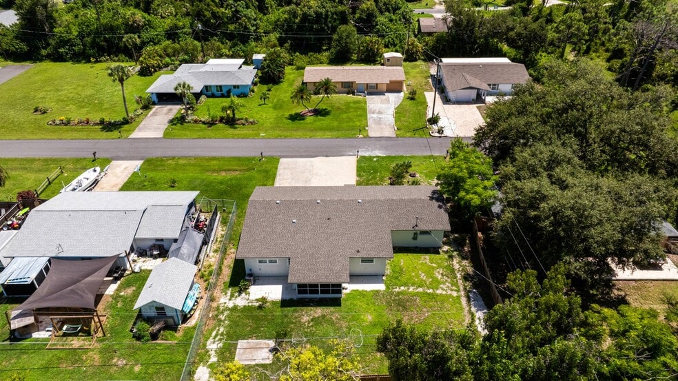 Building Photo - 1840 Bluebird Ln