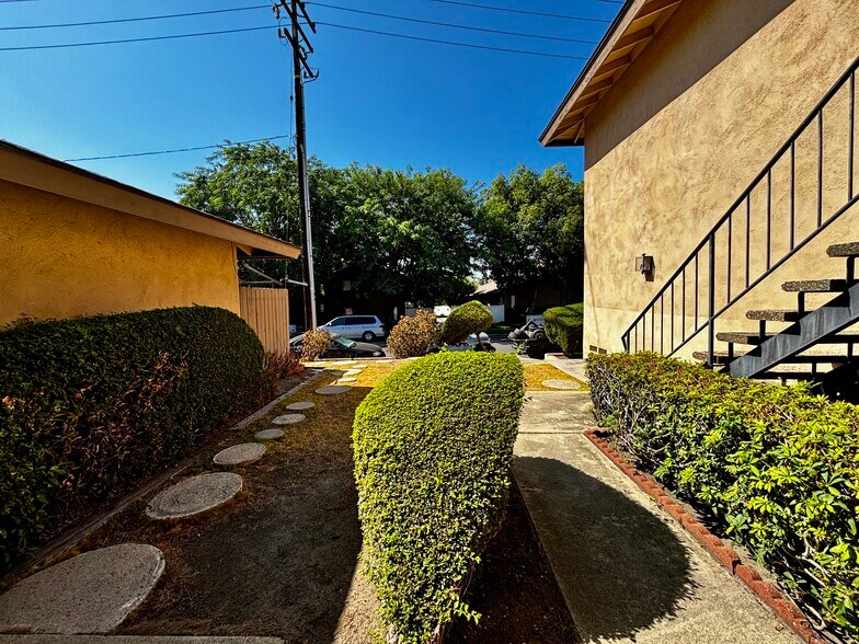 Building Photo - 1601 Via Mirada