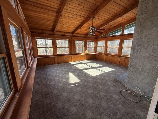 Building Photo - 2405 Mountain Rd