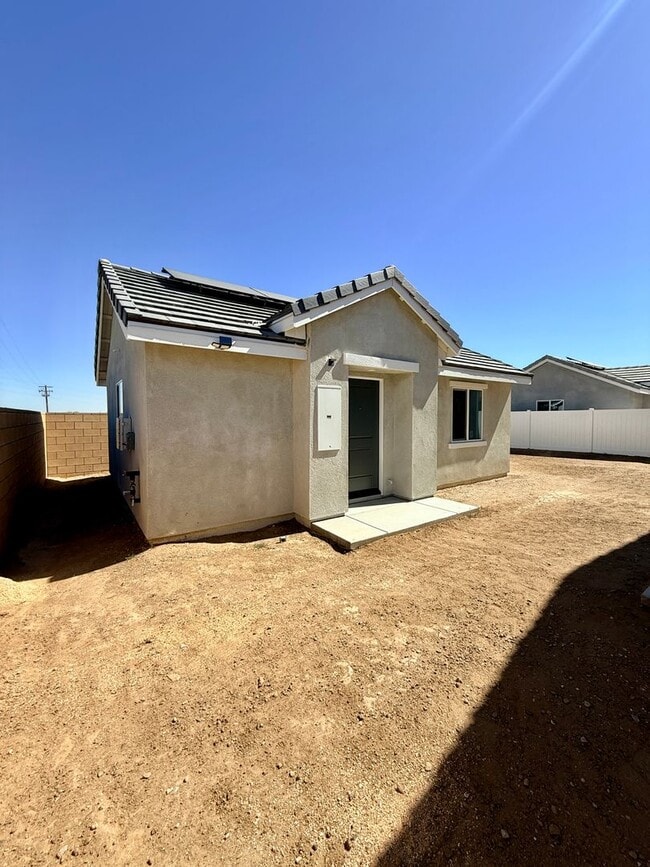 Building Photo - BRAND NEW 1 BEDROOM ADELANTO HOME