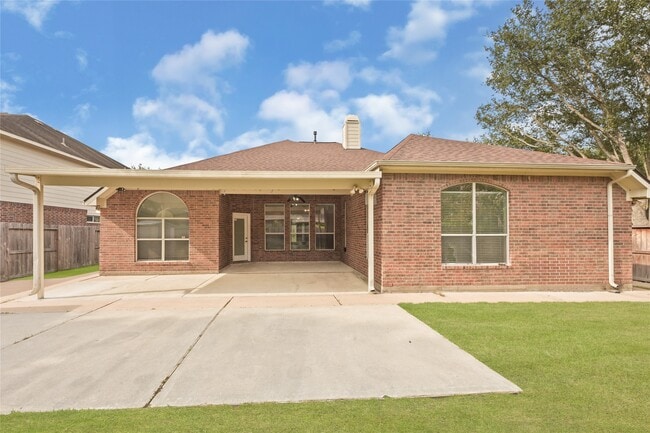 Building Photo - 17703 Riata Lk Dr