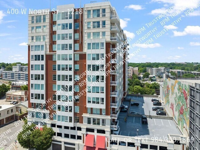 Building Photo - 400 W North St