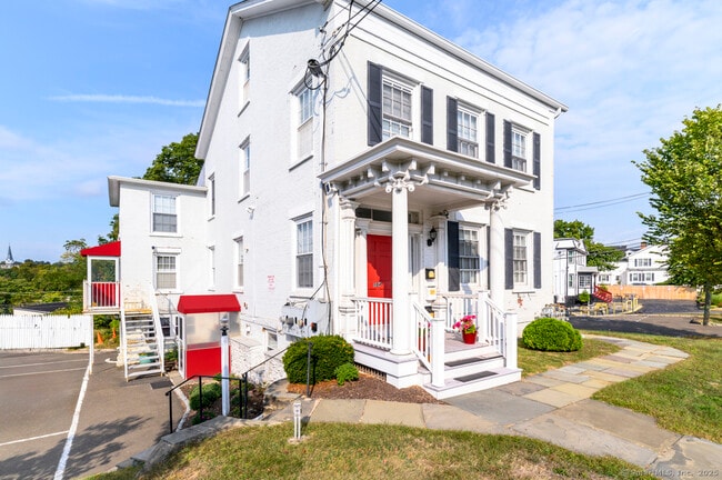 Building Photo - 104 East Ave