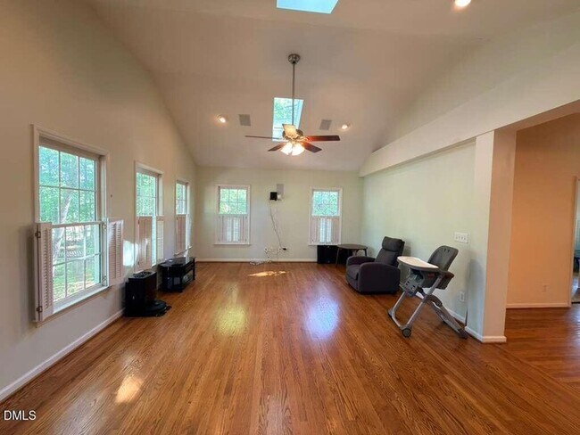Building Photo - 109 E Seve Ct