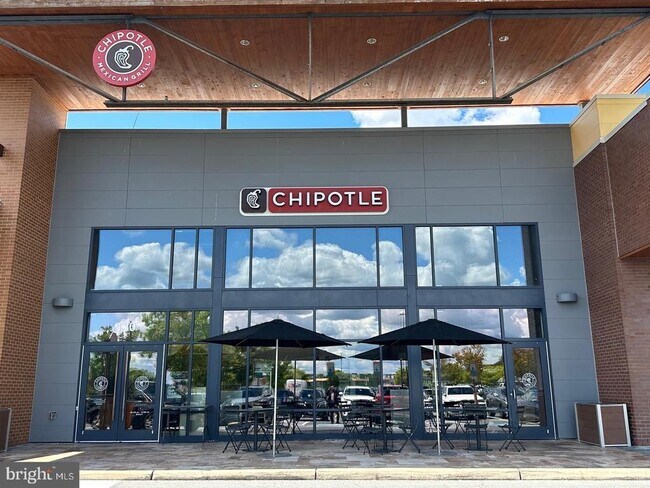 Building Photo - 43395 Briar Creek Terrace