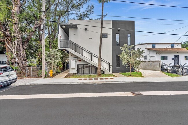 Building Photo - 753 NW 30th St