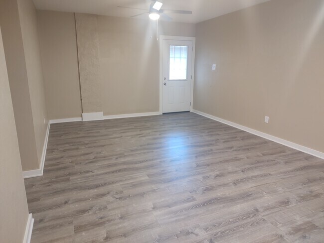 living area - 113 NW Main St