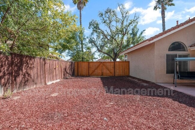 Building Photo - 24576 Jacarte Dr