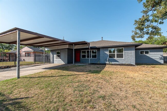 Building Photo - 8658 Sonneville Dr