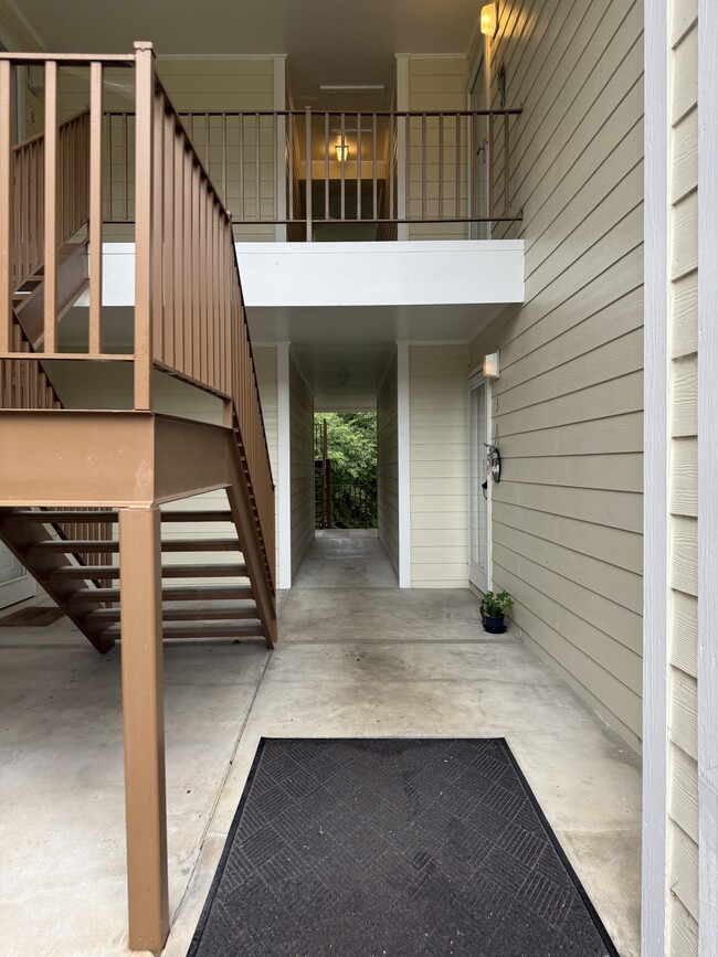 Building Photo - 513 Meadowland Ct