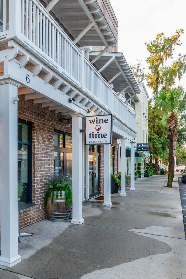 Building Photo - One Bedoom w/ Office Space, In the Heart of Old Town Bluffton!
