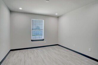 Building Photo - 3448 Elgin St