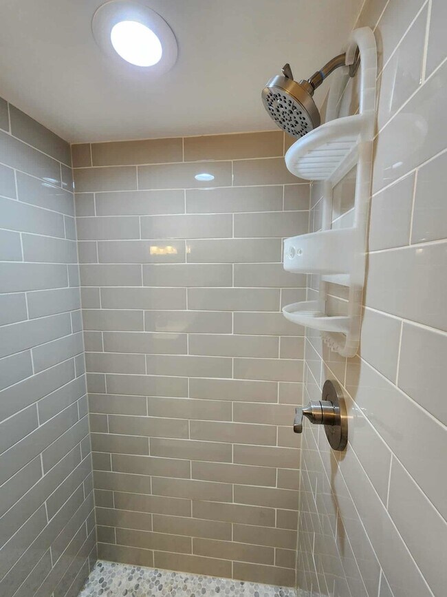 Building Photo - 6321 S Eberhart Ave