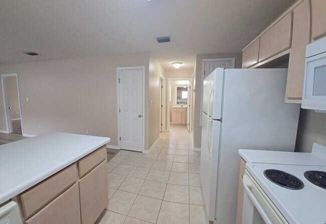 Building Photo - 7720 Lola Cir