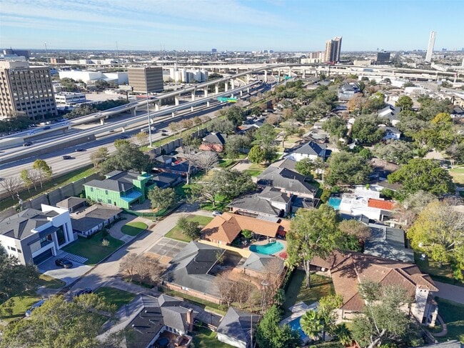 Building Photo - 4614 Merwin St