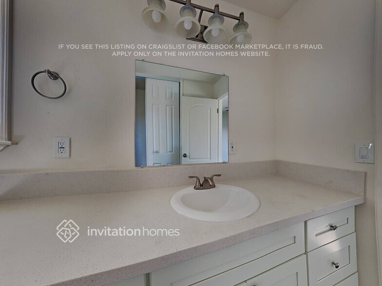 Building Photo - 809 Blackspur Dr