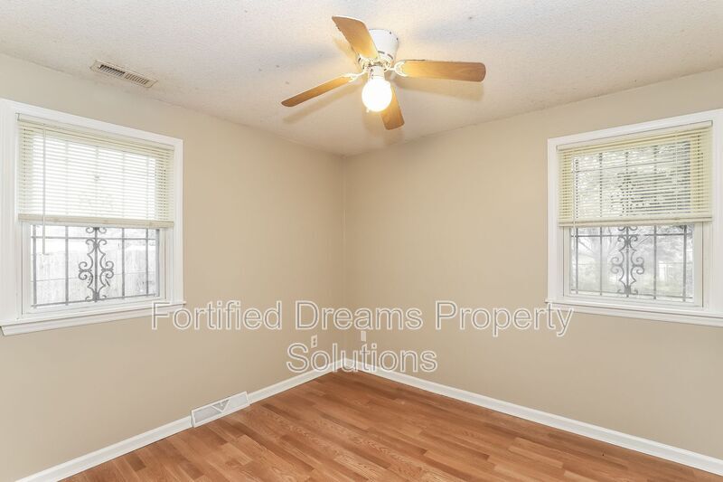Building Photo - 2204 Celeste Ct