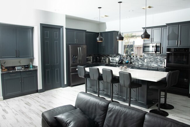 Building Photo - 3039 Bonnebridge Way Blvd