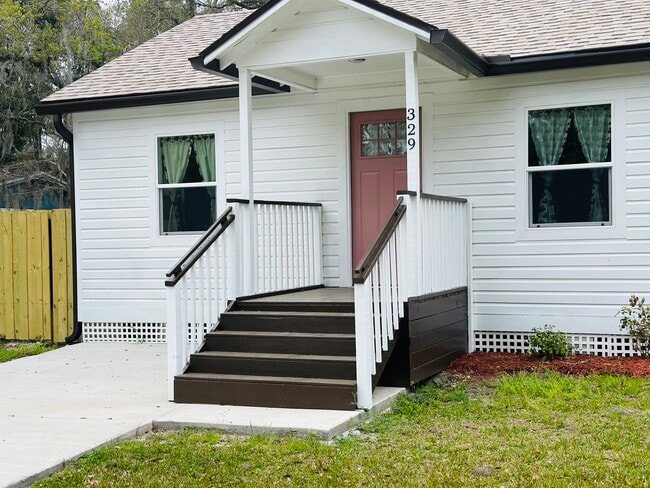 Building Photo - 329 NE 2nd St