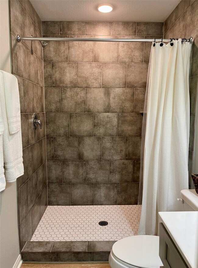 Building Photo - 1714 Mary St