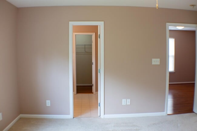 Building Photo - 5145 Mabe Dr