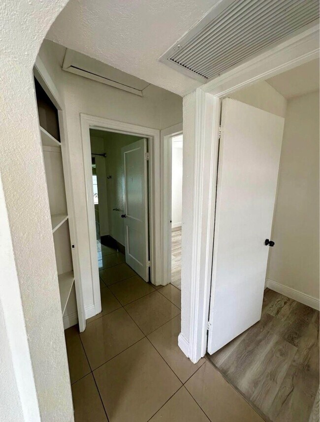 Building Photo - 4397 Tellin Ave