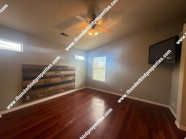 Building Photo - Gated Community available NOW!