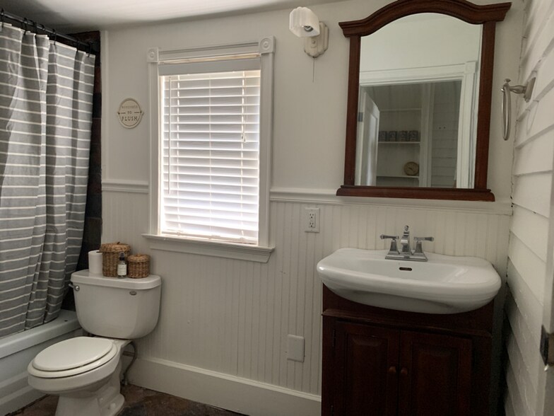 Building Photo - 1120 3rd Ave S