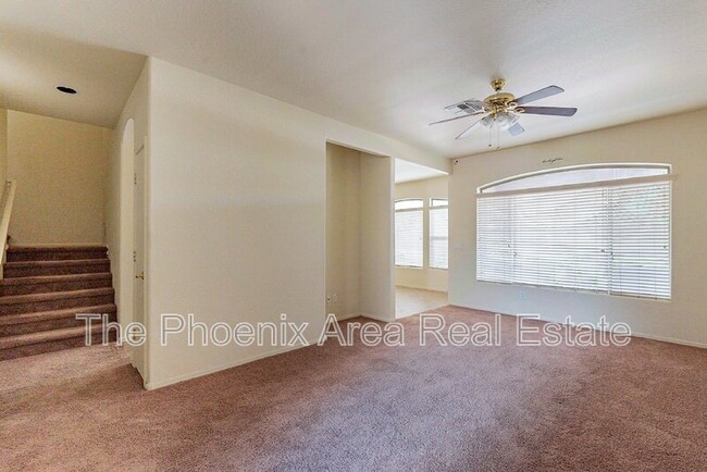 Building Photo - 2600 E Springfield Pl