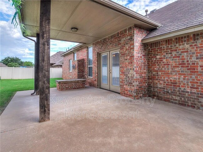 Building Photo - 16501 Moorgate Ln