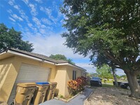 Building Photo - 155 Toluca Dr