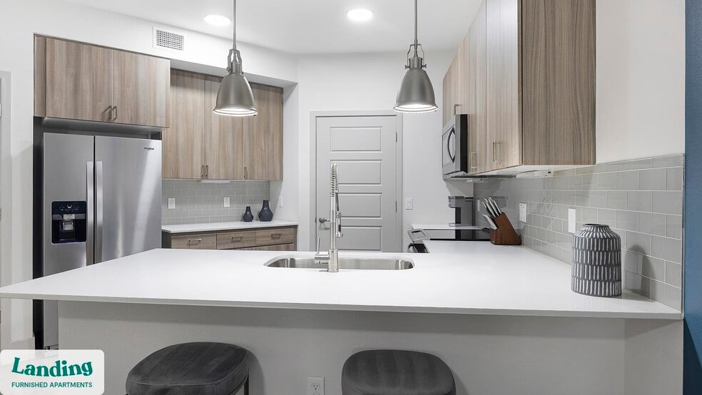 Building Photo - 2323 E Highland Ave