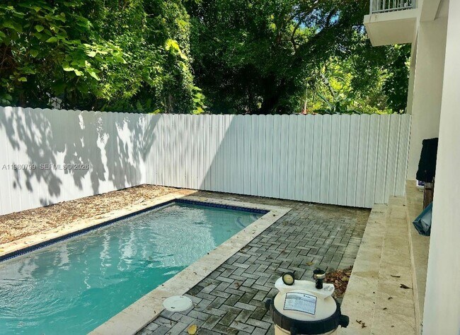 Building Photo - 2786 SW 34th Ave