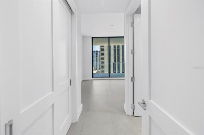 Building Photo - 275 1st Ave S