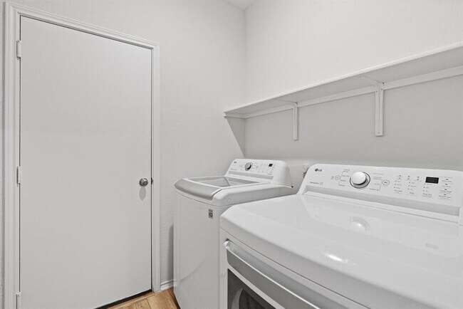 Building Photo - 408 Grace Lilly Dr