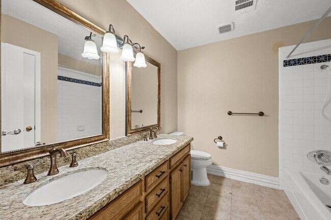 Building Photo - 616 Cannan Dr