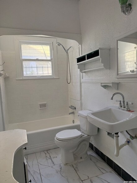 Building Photo - 528 W Gramercy Pl