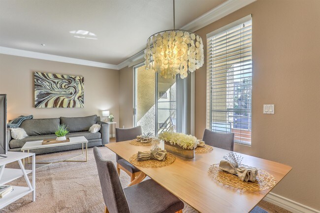 Building Photo - 260 E Flamingo Rd