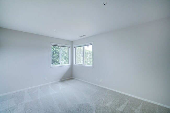 Building Photo - 4bd/3.5ba Mercer Island Home