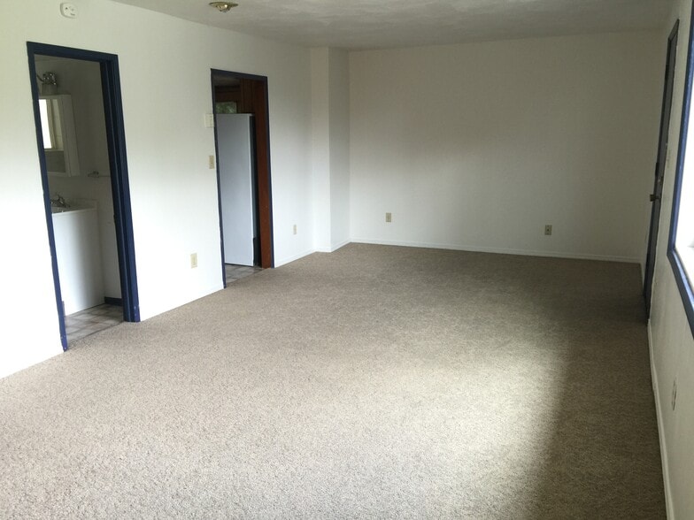 Building Photo - 245 SW Arbor St