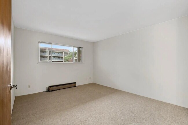 Building Photo - "Charming 3-Bed, 2-Bath Oasis in Capitola's Prime Park Ave Location"
