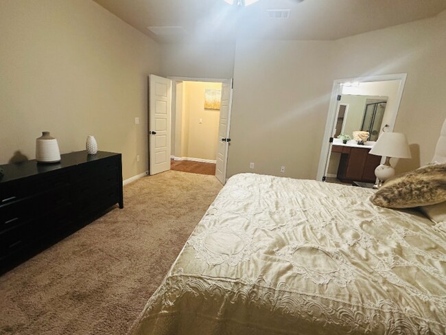 Building Photo - 16200 Cantania Cove