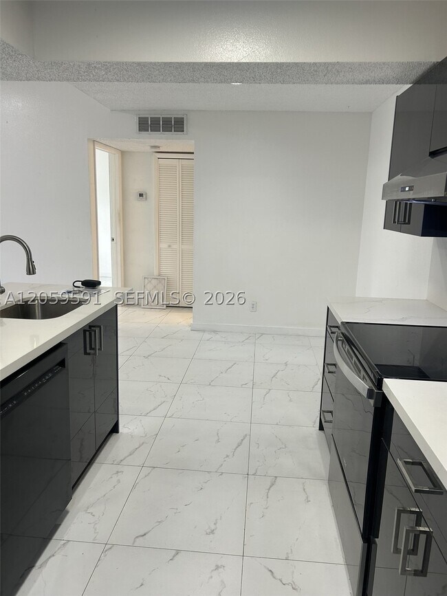 Building Photo - 15051 SW 103rd Ln