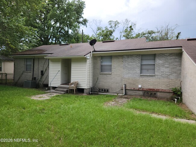 Building Photo - 7927 Reid Ave